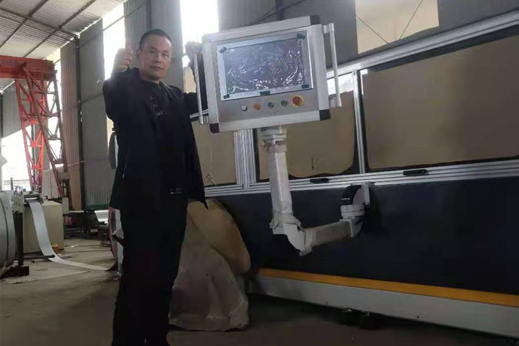 甘肃天水严总的轻钢别墅龙骨设备顺利投产