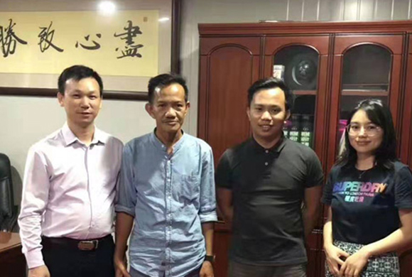 印尼客户直夸开云在线登录_全自动C型钢机nice